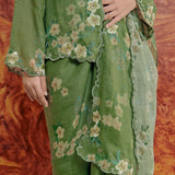 Dian Selendang in Basil