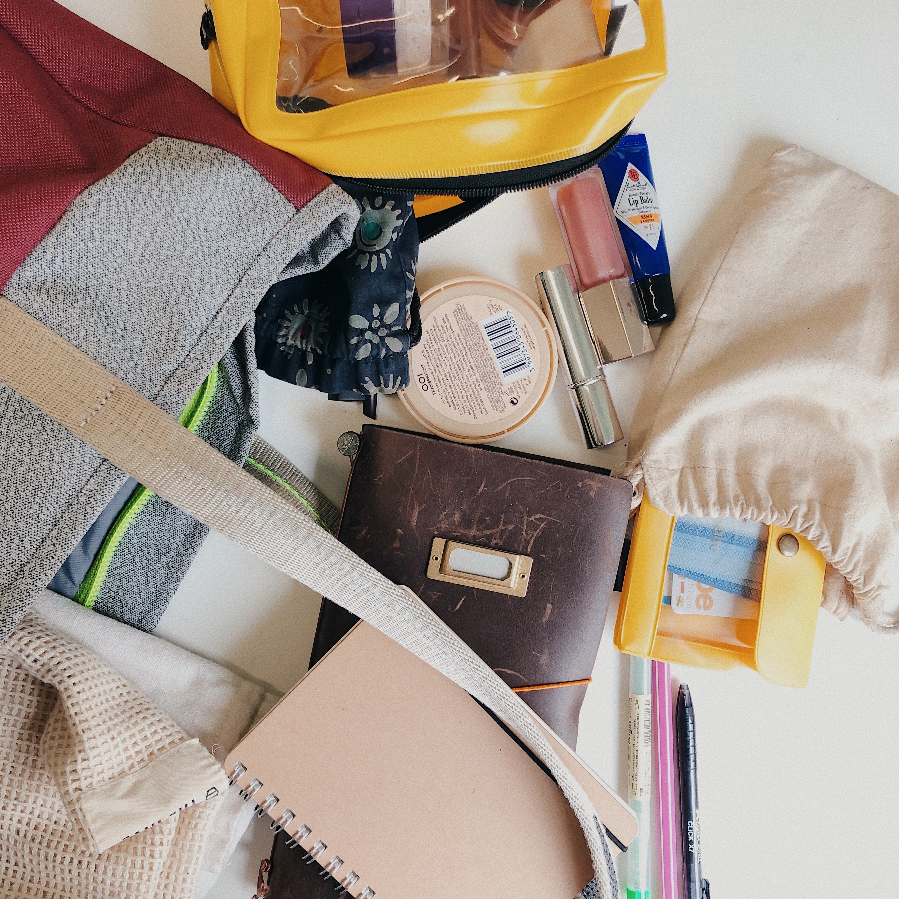 Declutter Your Handbag – and Keeping It That Way