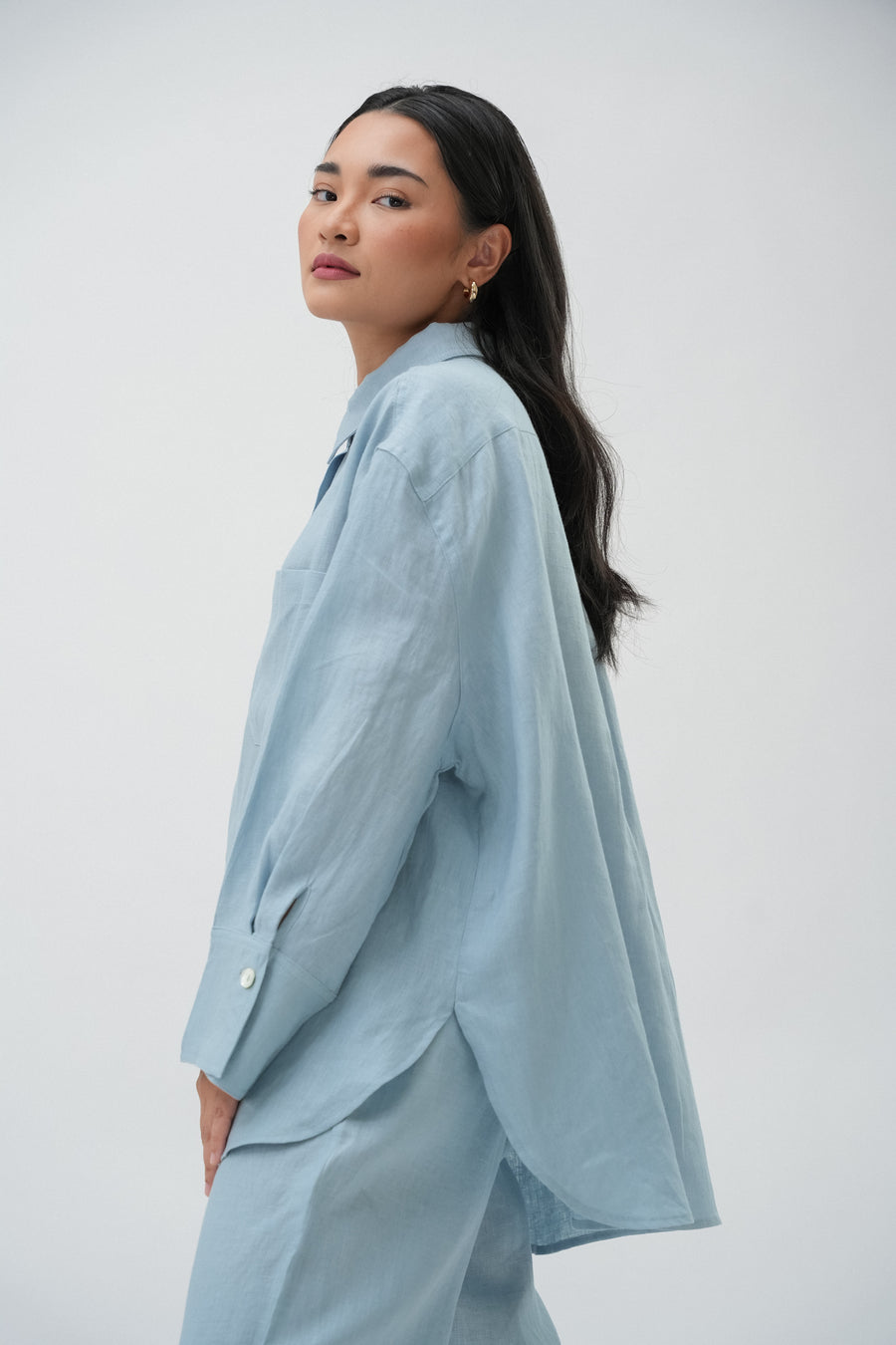 Friday Linen Shirt in Coral Blue