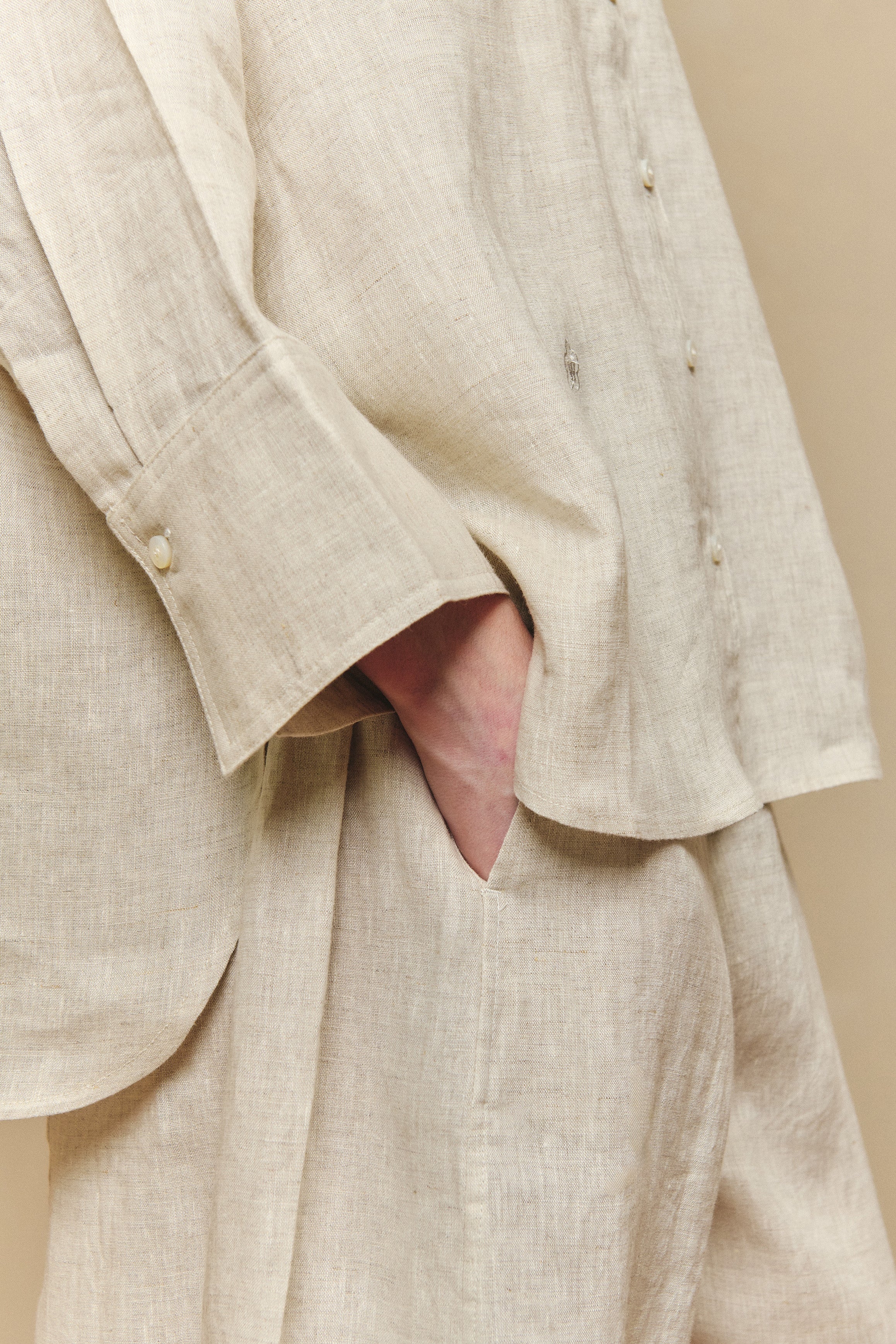 Friday Linen Shirt in Ecru