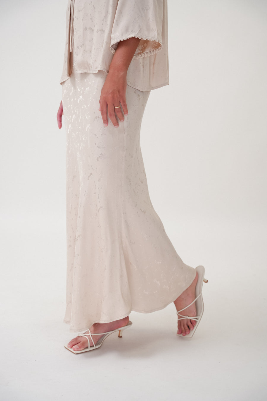 Victoria Jacquard Bias Skirt in Champagne