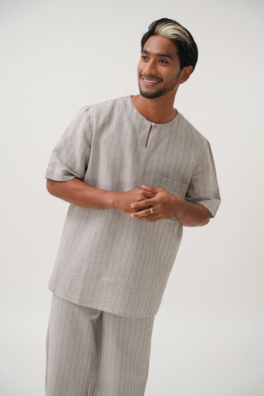 Naim Short Sleeve Set in Light Grey