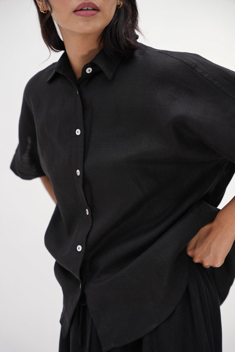 Weekend Linen Shirt in Black
